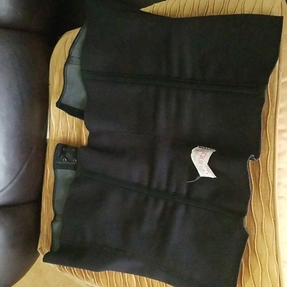 Shapewear Lingerie - Picture 3 of 4